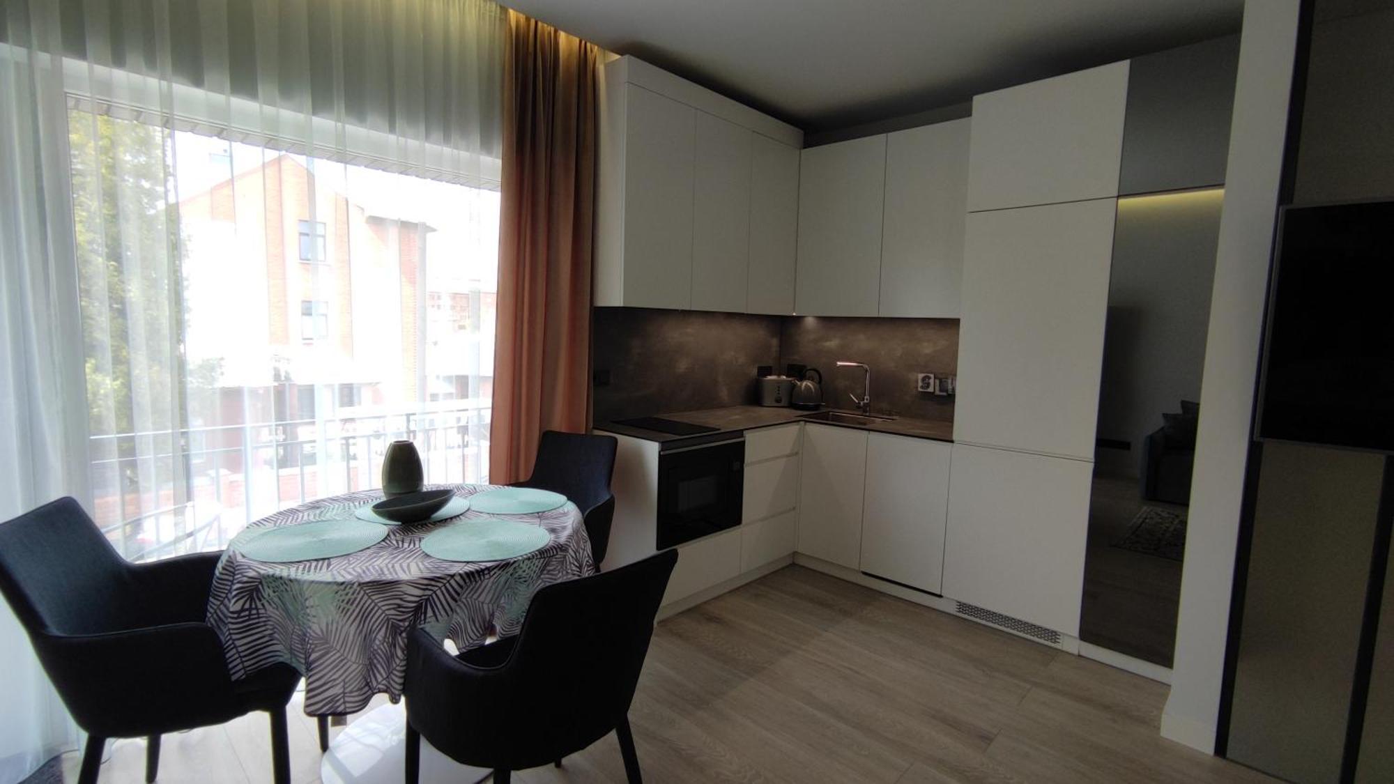 New J&R Apartment Near Girstutis, Free Private Parking & Self Check-In คอนัส ภายนอก รูปภาพ