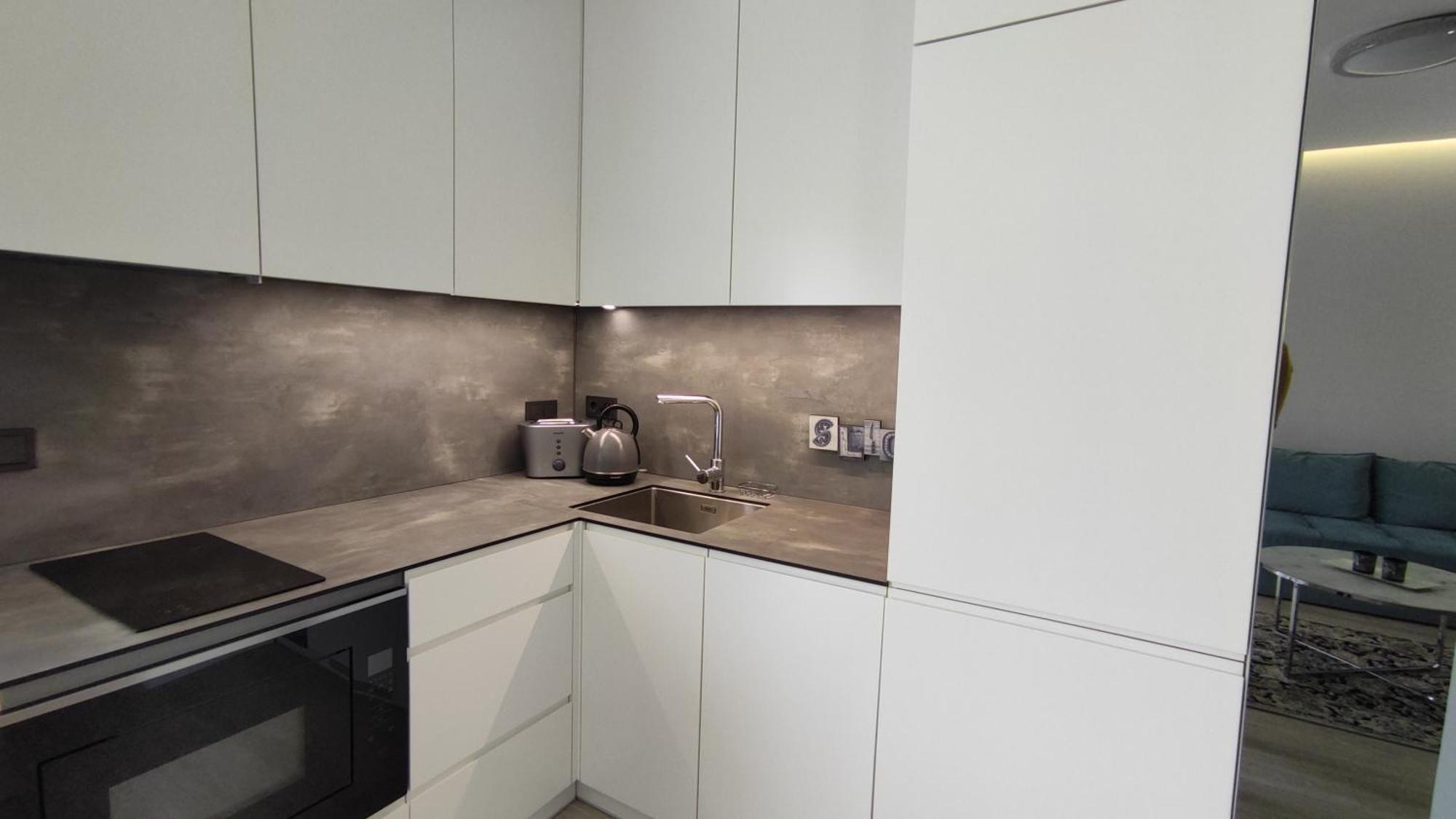 New J&R Apartment Near Girstutis, Free Private Parking & Self Check-In คอนัส ภายนอก รูปภาพ
