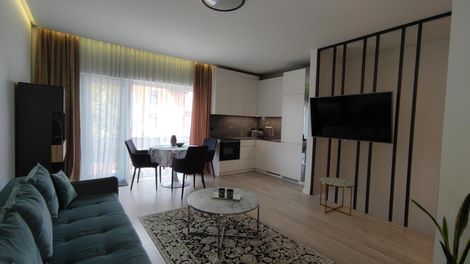 New J&R Apartment Near Girstutis, Free Private Parking & Self Check-In คอนัส ภายนอก รูปภาพ